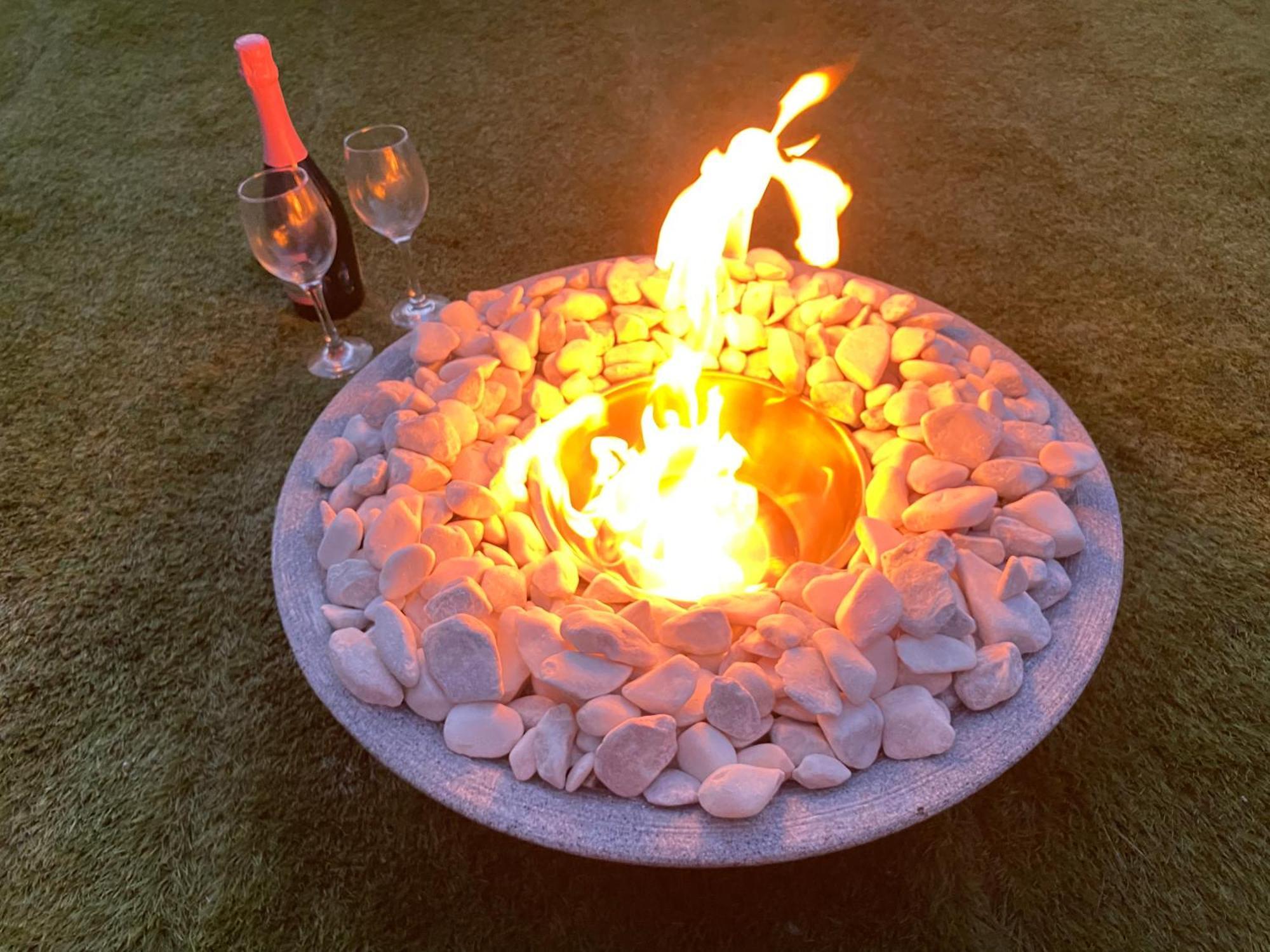 Mini Love Island Style Guest House Includes Personal Hot 24 Hour Swimming Pool, Outdoor Bathtub, Heated Dining Dome And Fire Pit, All This Is Secretly Located In The Busy Suburbs Of Nottingham Esterno foto