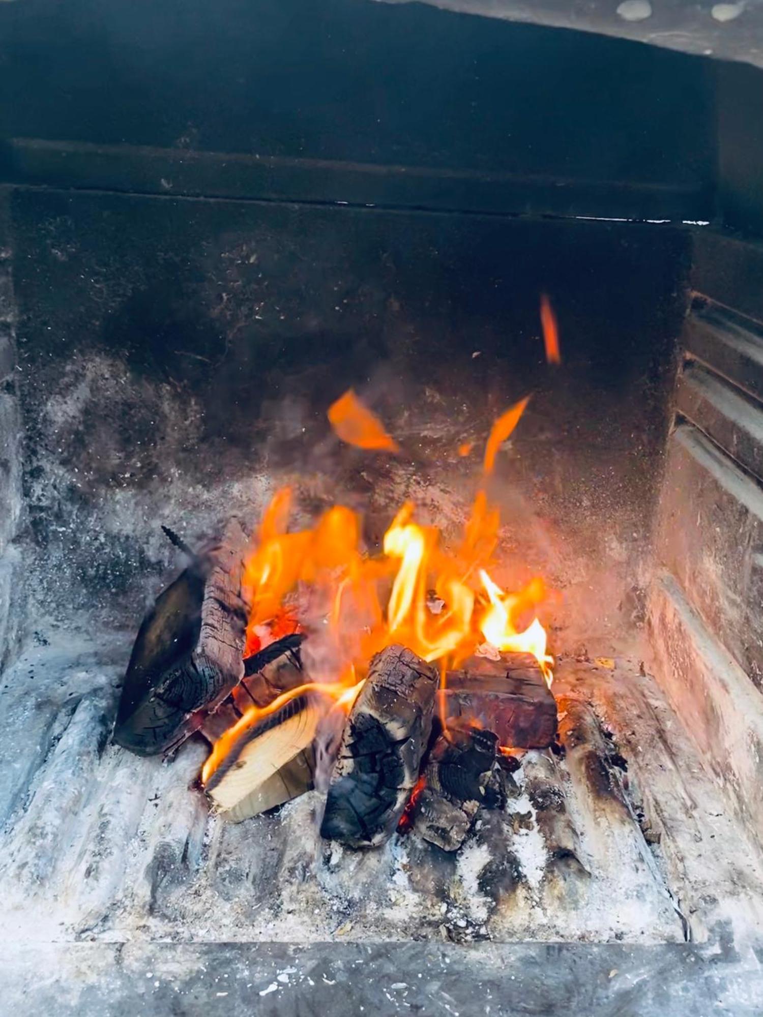 Mini Love Island Style Guest House Includes Personal Hot 24 Hour Swimming Pool, Outdoor Bathtub, Heated Dining Dome And Fire Pit, All This Is Secretly Located In The Busy Suburbs Of Nottingham Esterno foto
