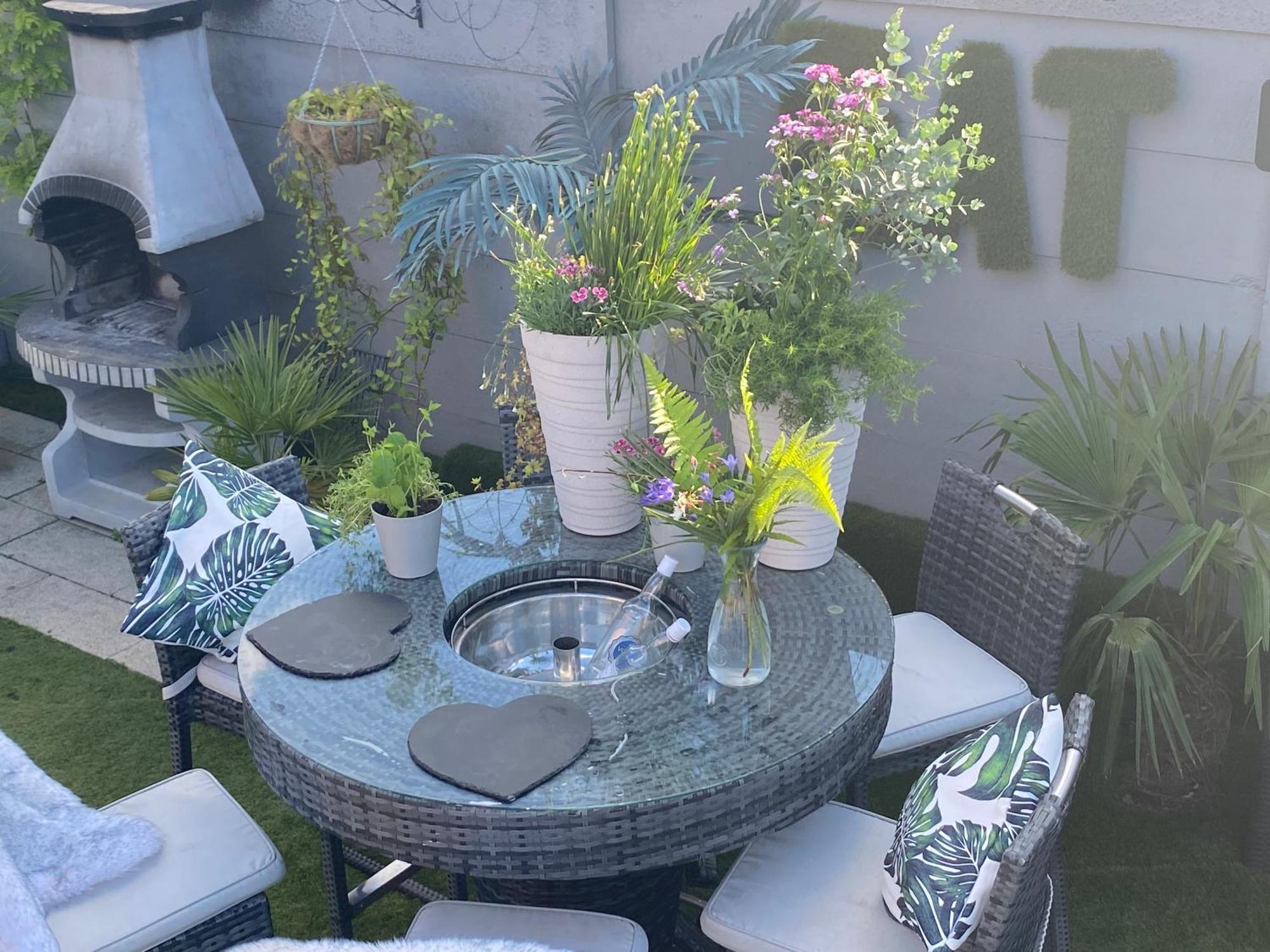 Mini Love Island Style Guest House Includes Personal Hot 24 Hour Swimming Pool, Outdoor Bathtub, Heated Dining Dome And Fire Pit, All This Is Secretly Located In The Busy Suburbs Of Nottingham Esterno foto