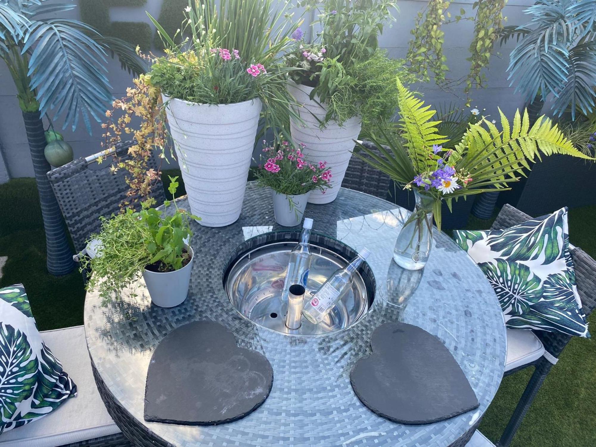 Mini Love Island Style Guest House Includes Personal Hot 24 Hour Swimming Pool, Outdoor Bathtub, Heated Dining Dome And Fire Pit, All This Is Secretly Located In The Busy Suburbs Of Nottingham Esterno foto